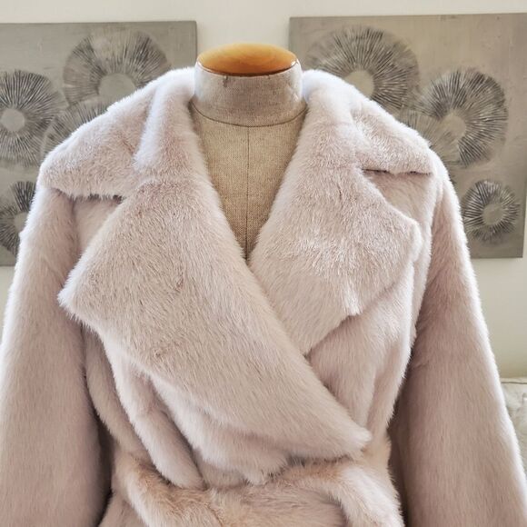Love Token BENTLEY FAUX FUR TIE WRAP JACKET - Picture 8 of 16